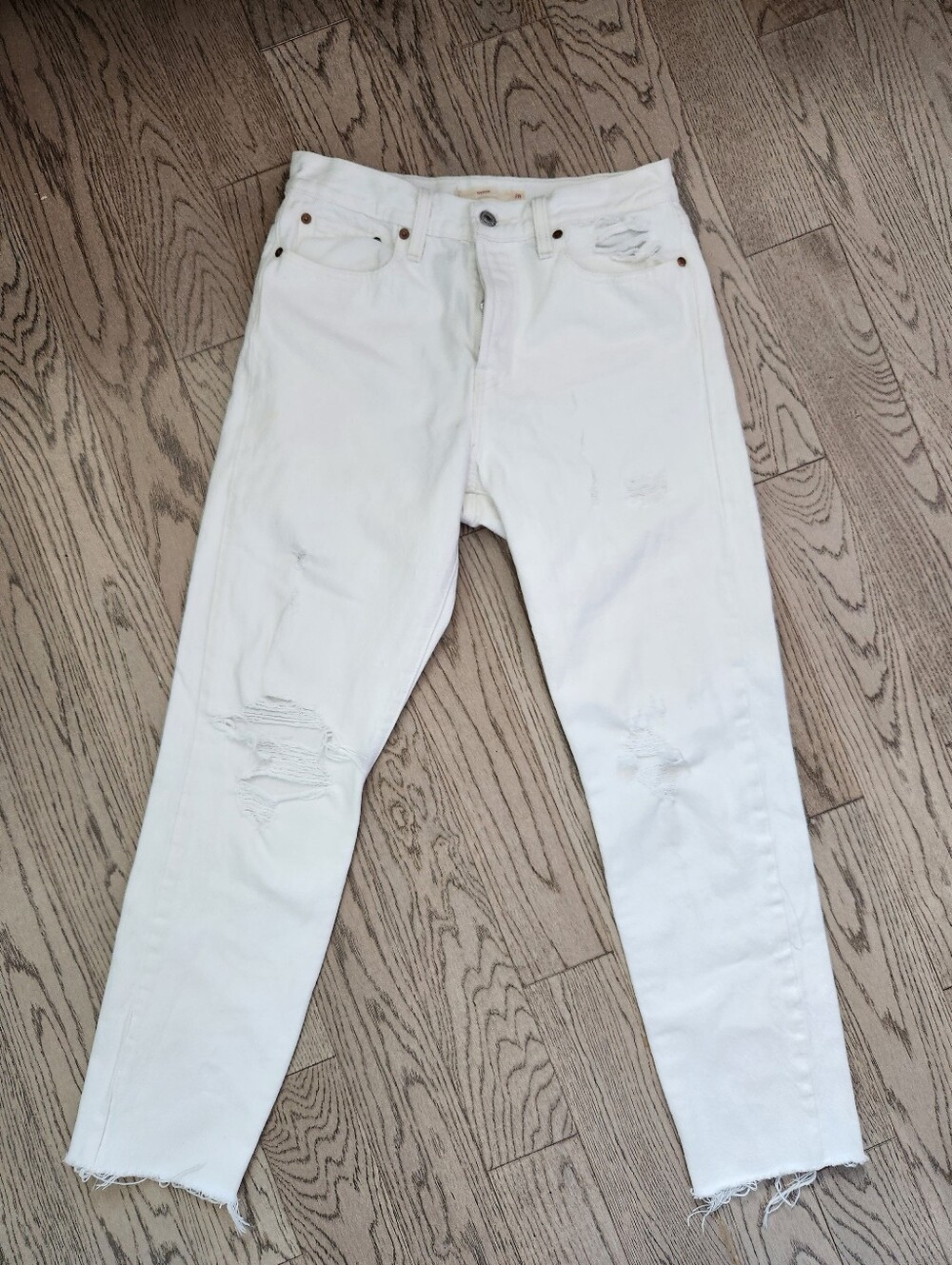 Levi's wedge white jeans Size 28